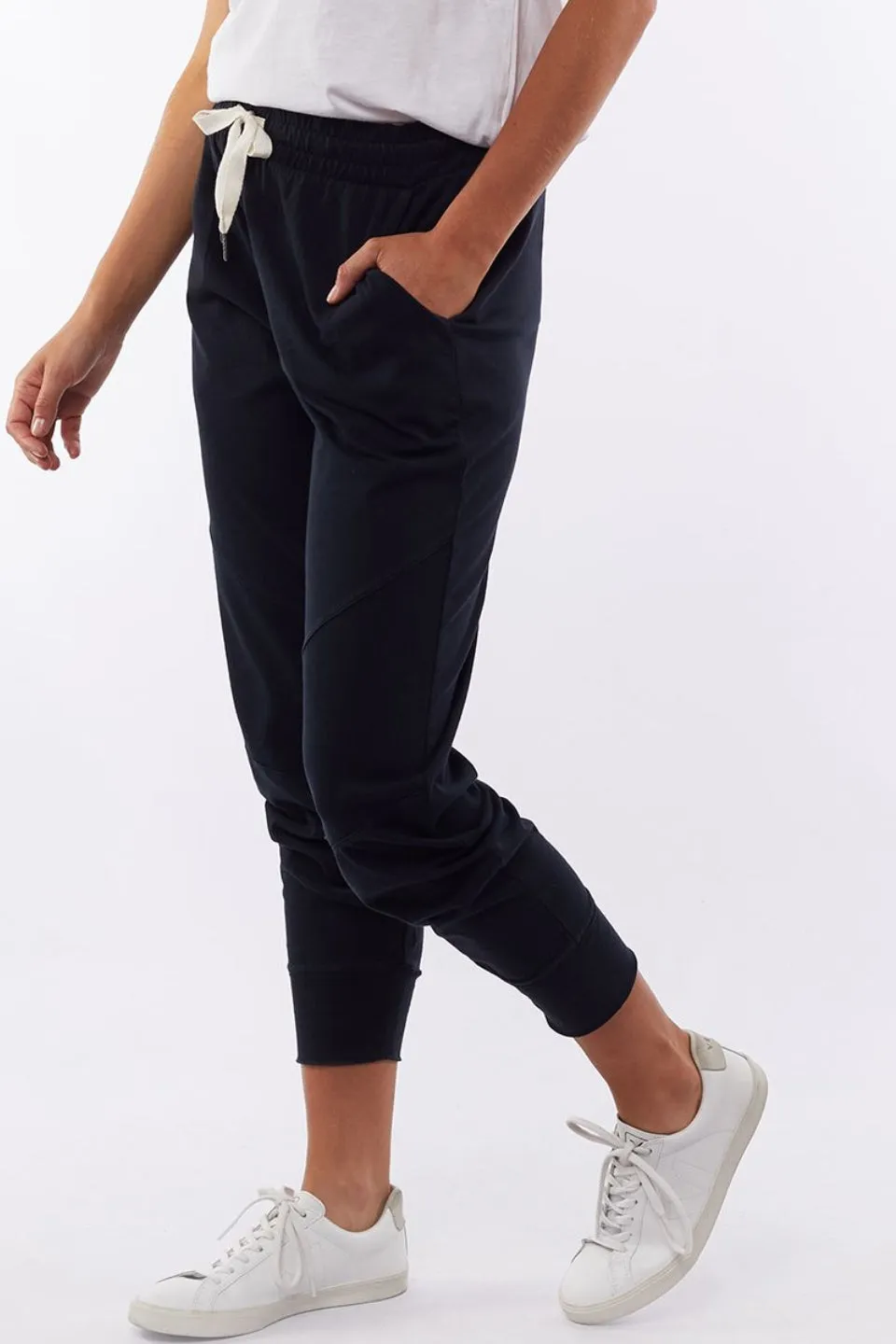 Fundamental Brunch Black Pant