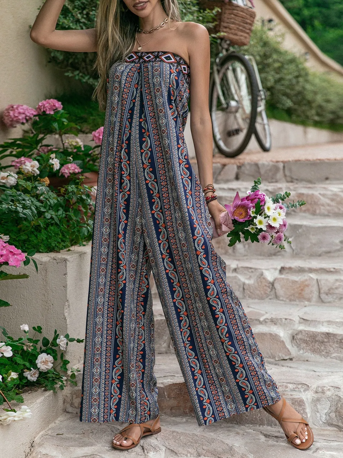 Sunset and Swim – Bedruckter Tube-Jumpsuit mit weitem Bein und Bindeband